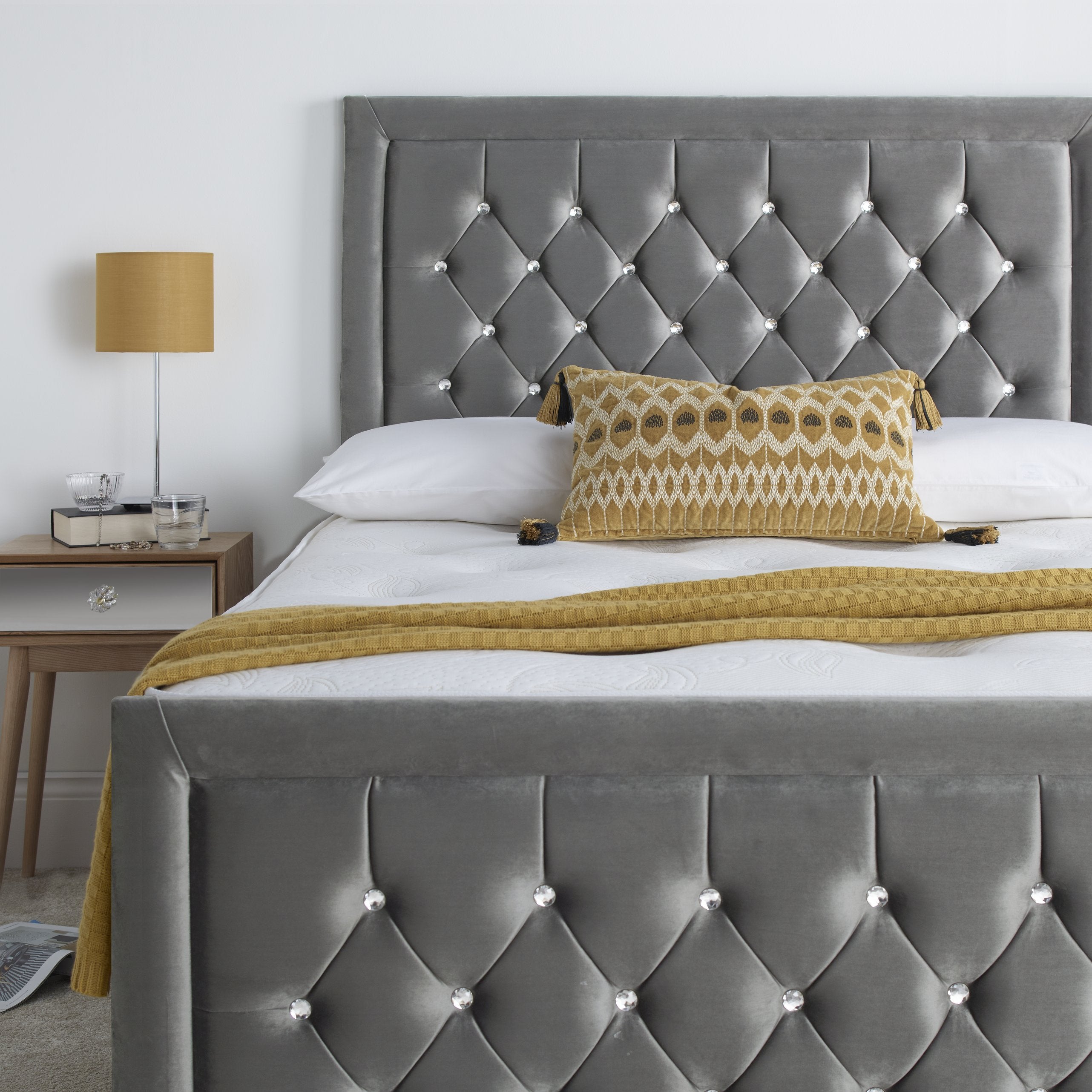 Ellis Divan